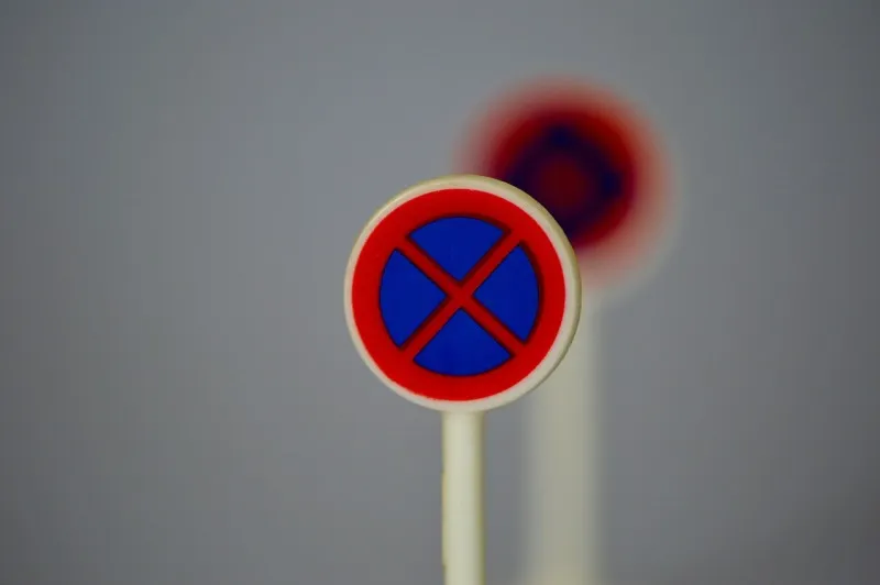 Znaki drogowe - kluczowe elementy bezpieczeństwa na drogach